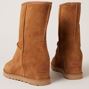 UGG Women's Classic Femme Short Boots in chestnut suede